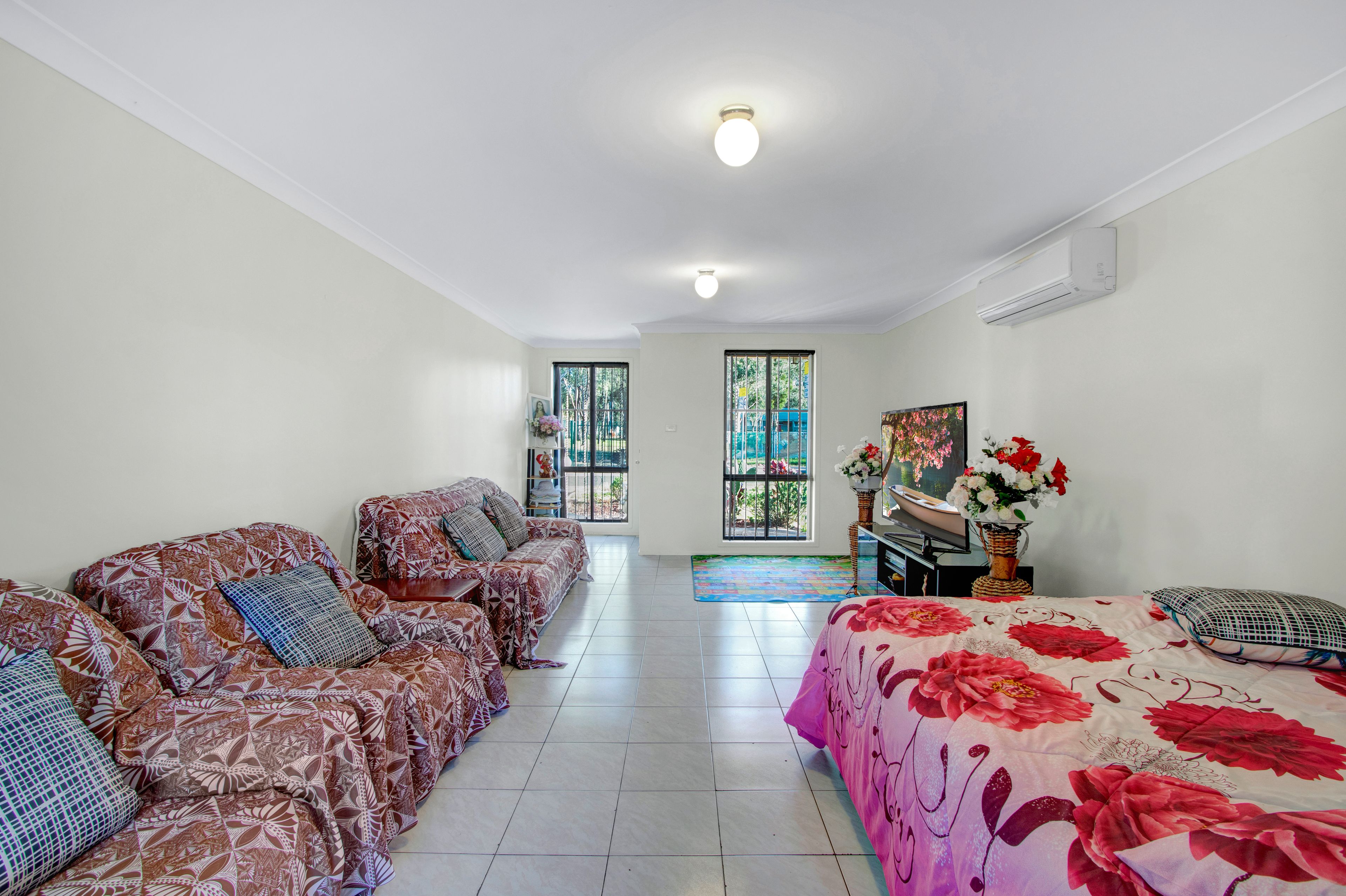 10 BINNAWAY AV, HOXTON PARK NSW 2171, 0 phòng ngủ, 0 phòng tắm, House