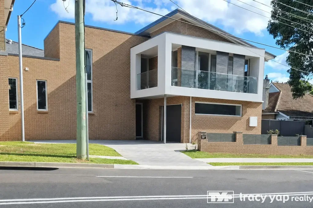 Modern 5-Bedroom Family Home in a Prime Eastwood Location