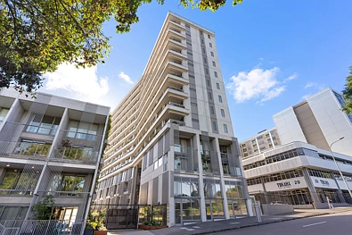 Top Floor Corner Residence with Iconic Harbour Views - Fully Furnished
