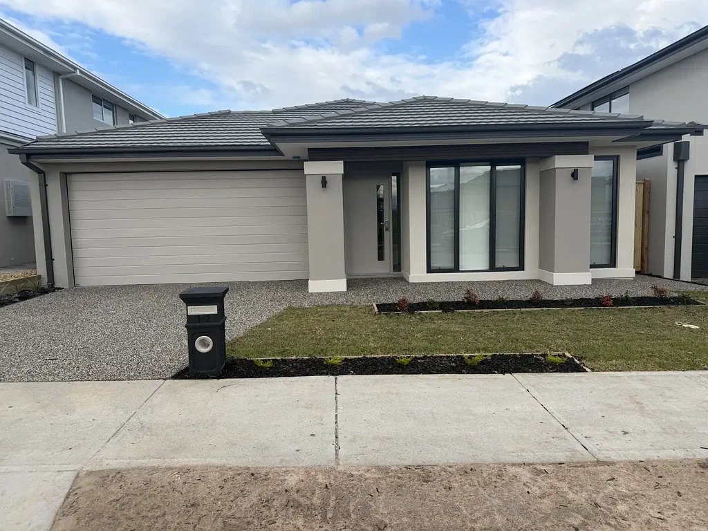 12 Sandalwood Crescent, Clyde North, VIC 3978