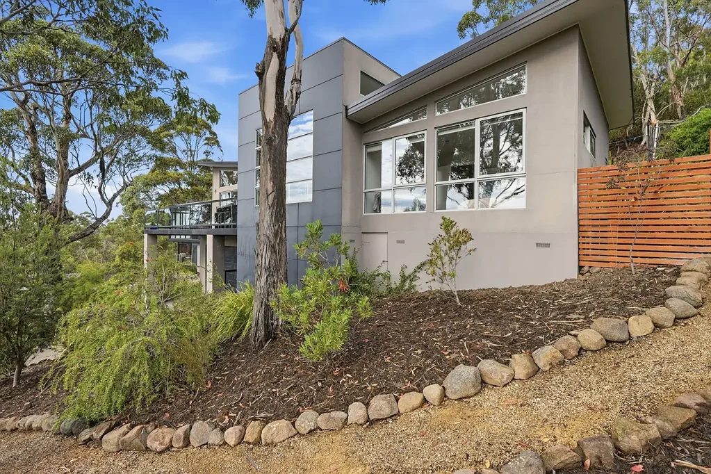 Tolmans Hill 4कमरा A Great Family Home | An Awesome Garage | Plenty of Storage