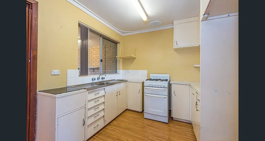 Charming 2x1 Duplex in a Convenient Location