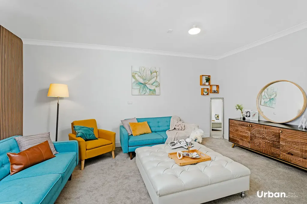 Denham Court 4Kwarto McDonald Jones Masterpiece – Space, Style & Functionality