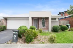 4 Straw Flower Circuit, Greenvale