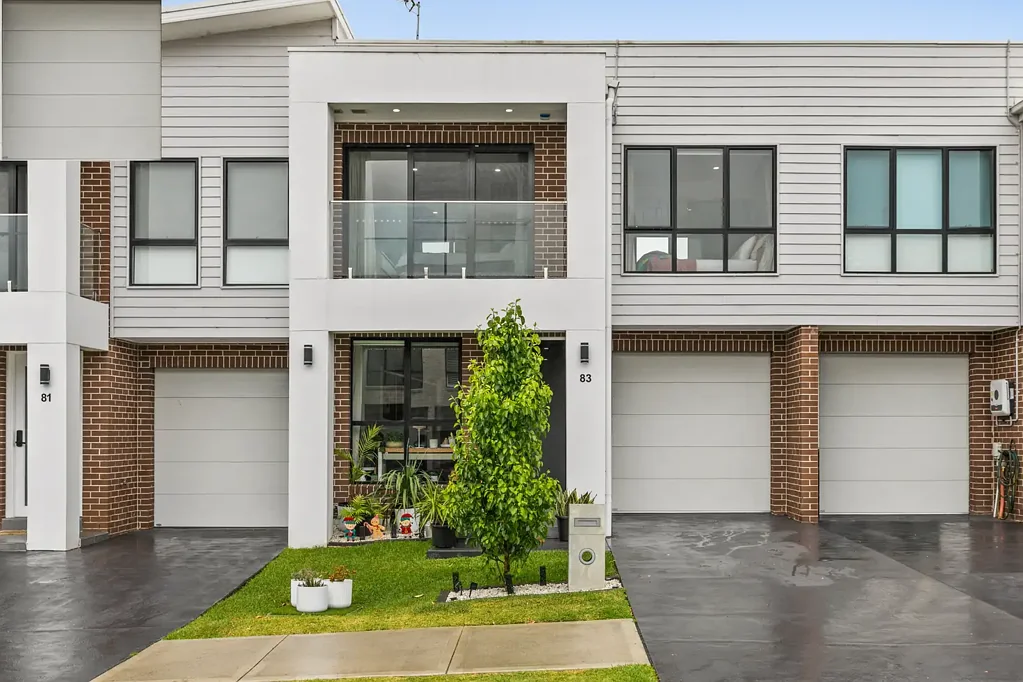 Tallawong 4ਬੈੱਡਰੂਮ Contemporary 4-Bed Townhouse moments from Metro