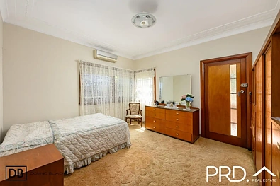 105 Gibson Avenue, Padstow, NSW 2211, 4 habitaciones, 1 baños, House
