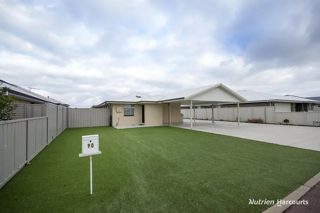 Esperance 4房  4x3 with two-car carport
