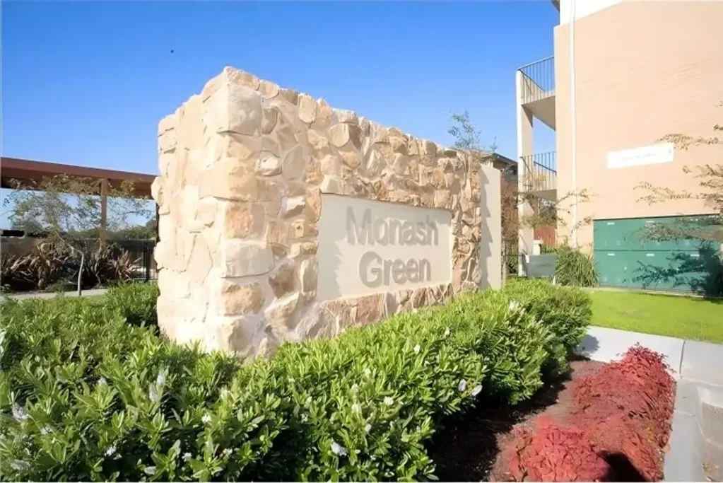 Ground Floor Apartment with Private Outdoor Area in Clayton