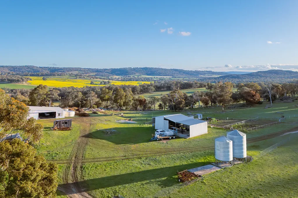 Wandering A Scenic Rural Escape with Endless Potential – Moramockining Farm

360.77 hectares | 891.46 acres