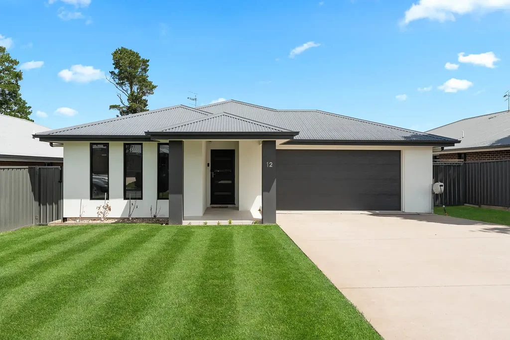 Goulburn 4chambre Large House With Views & A Large Shed