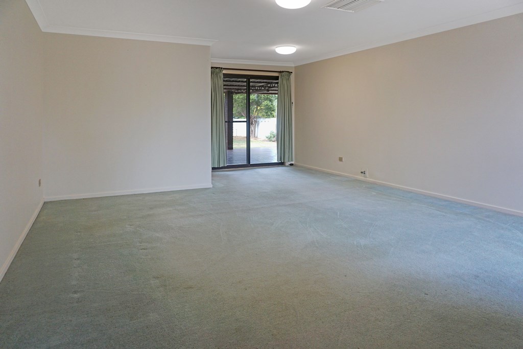 27 CEDAR ST, WEST WYALONG NSW 2671, 0房, 0浴, House