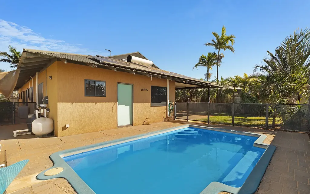 Modern Family Living in the Heart of Nickol - Available Now