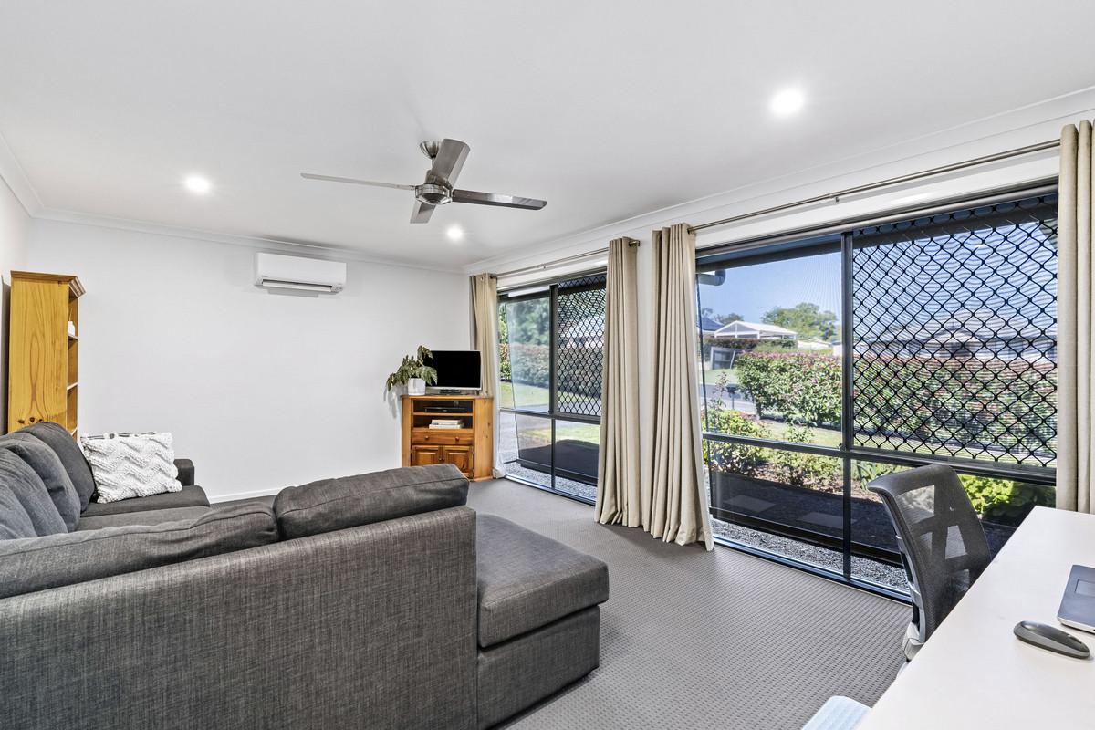 3 CORELLA ST, MERINGANDAN WEST QLD 4352, 0 રૂમ, 0 બાથરૂમ, House