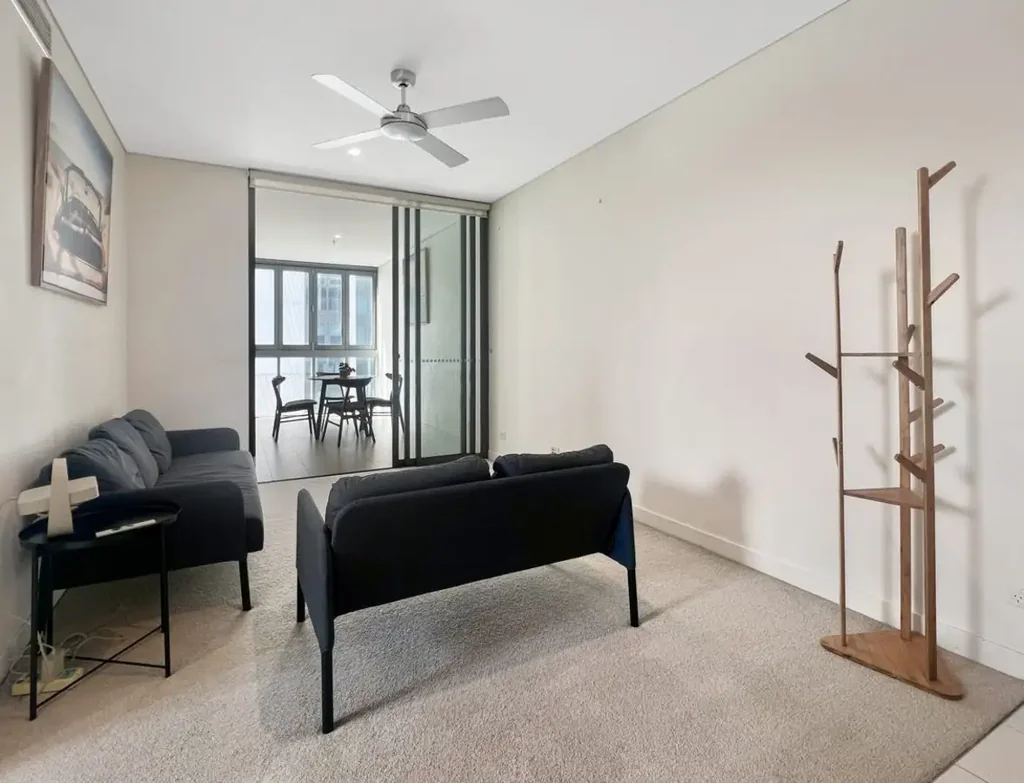 Bowen Hills 1房 内城区壮丽景观 私人阳台清风 开放式设计 现代厨房 自然光书房 度假村设施 交通便利 Spacious One-Bedroom Apartment with Separate Study in the Heart of Bowen Hills