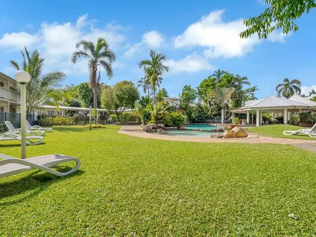 Woree 1 Bedroom Investor’s Dream: Self-Contained Studio in Cairns Getaway Apartments
