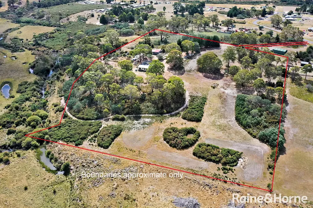 Buckland 4 Bedroom Price Reduction! Country Living with Room to Move!