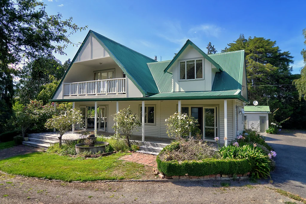 Masterton House, or house & land at Tarewa