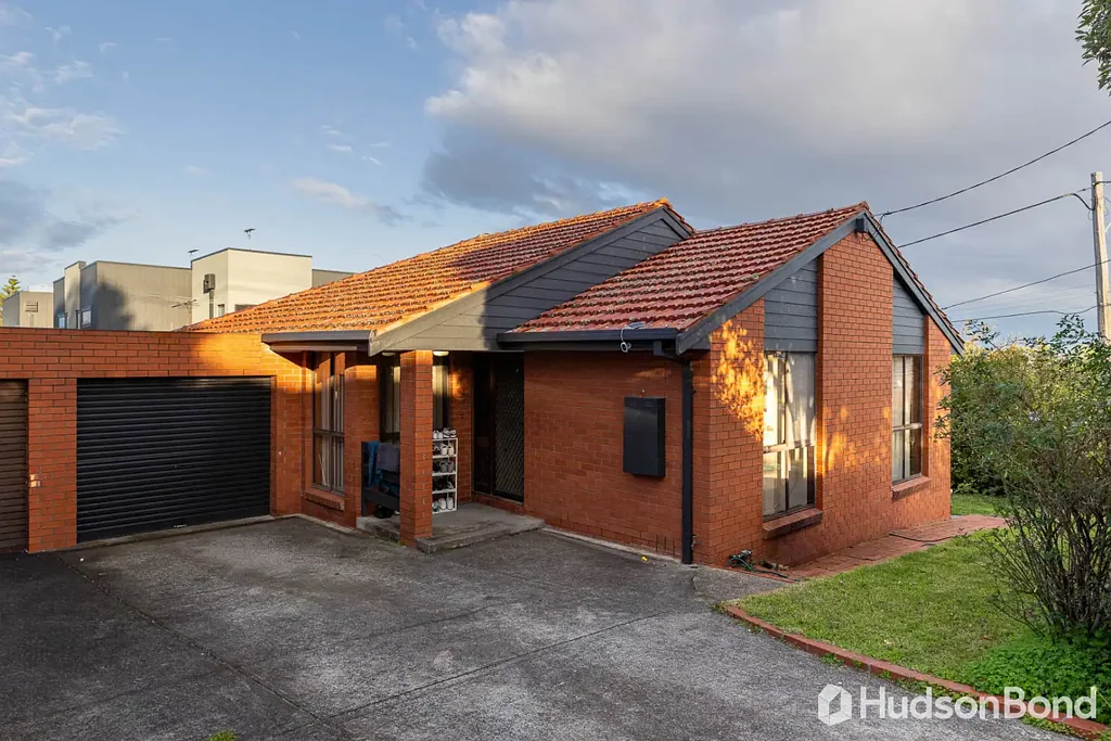 Cosy Unit in Great Location