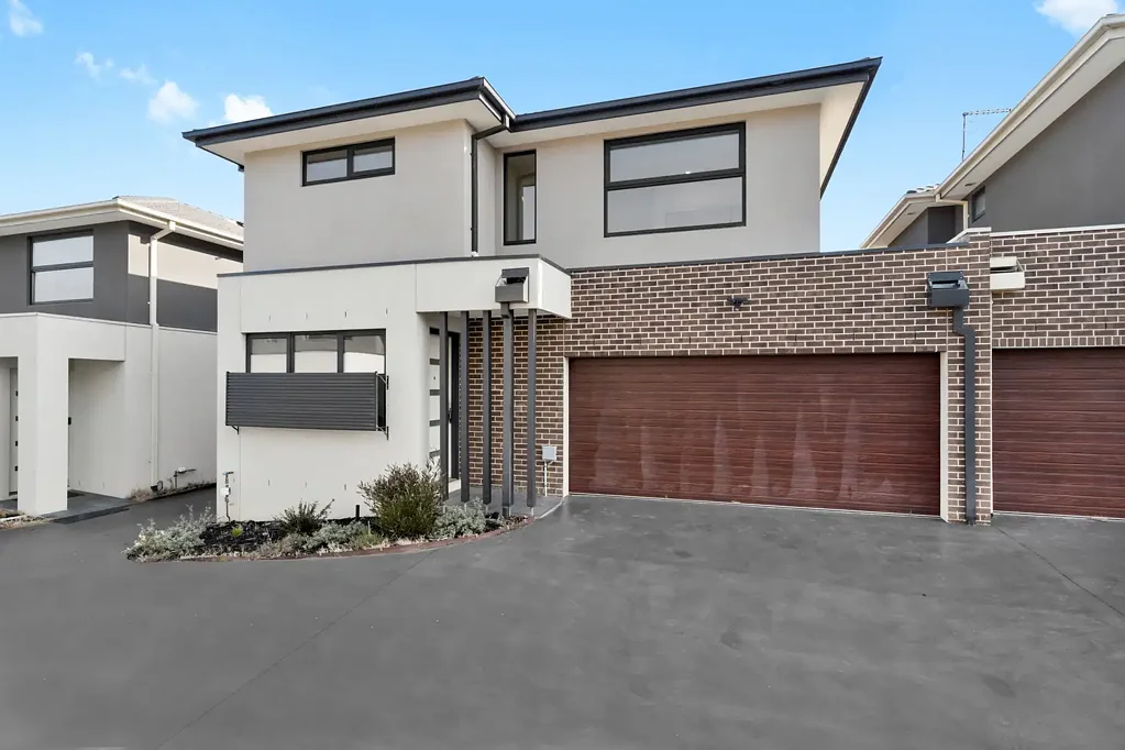 Carrum Downs 4Moenga Spacious Brand-New Waiting for You!