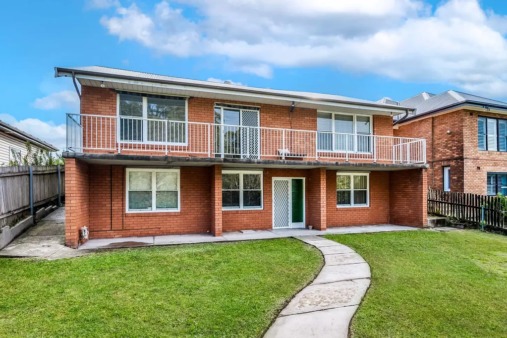 Adamstown Heights 4房  Comfortable Brick Home with Space, Parking and Plenty of Future Potential