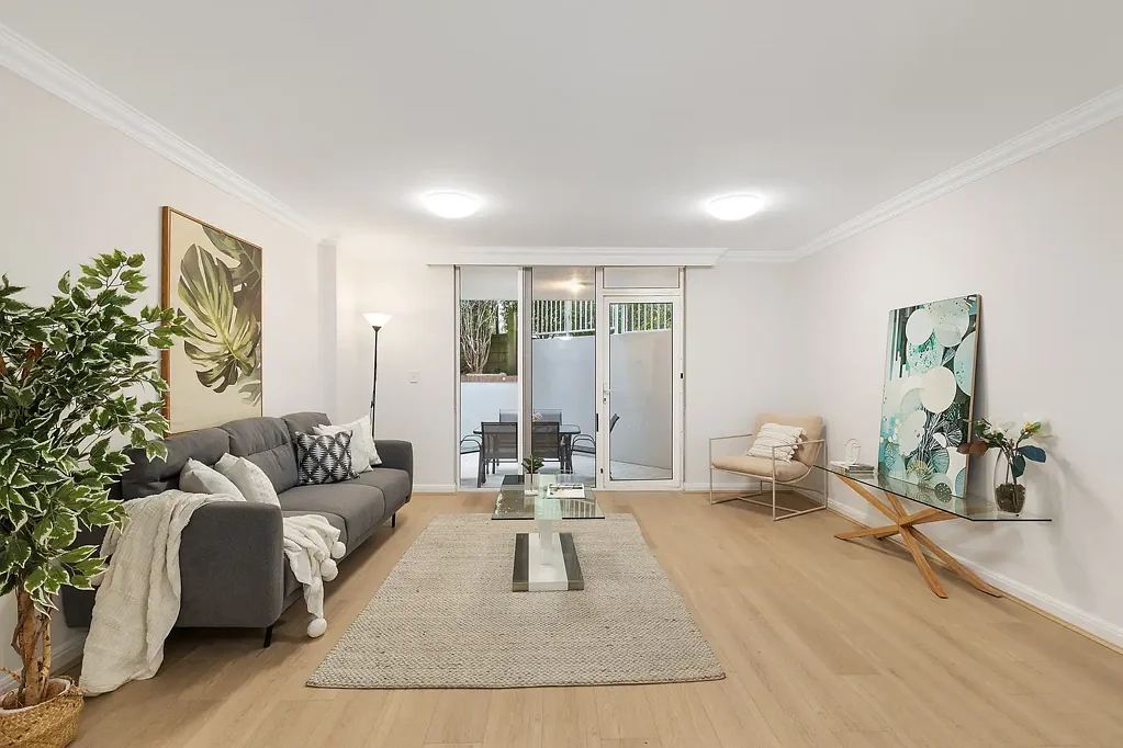 Freshly Updated Apartment with Oversized Courtyard and Resort-Style Facilities