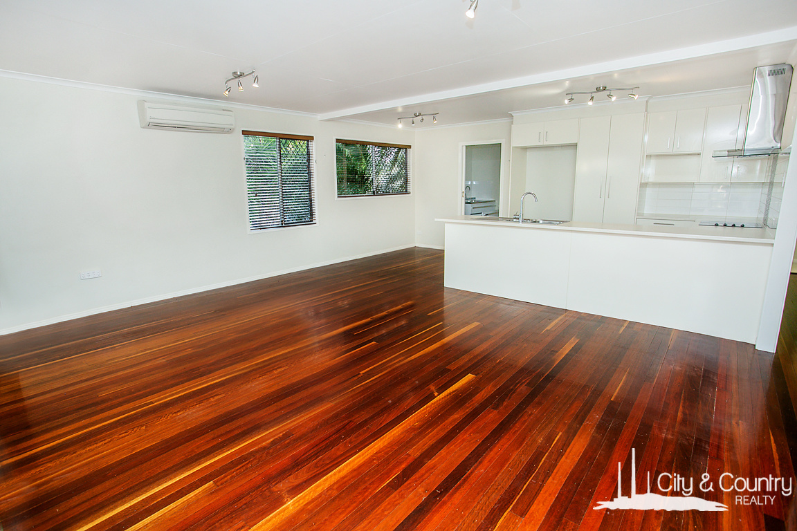 30 URQUHART ST, SOLDIERS HILL QLD 4825, 0房, 0浴, House