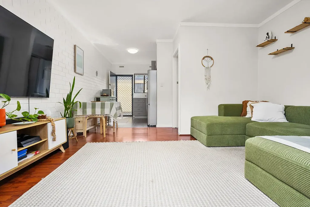 Hamilton Hill 2房  Ground floor apartment in secure complex