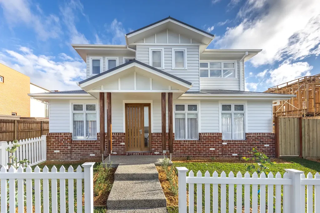 Sunbury 3房 Unit 1, 3 & 4 有售！小镇生活，汉普顿风格 - 仅剩 3 套！ Unit 1, 3 & 4 Available! Township living, Hamptons Style - Only 3 left !