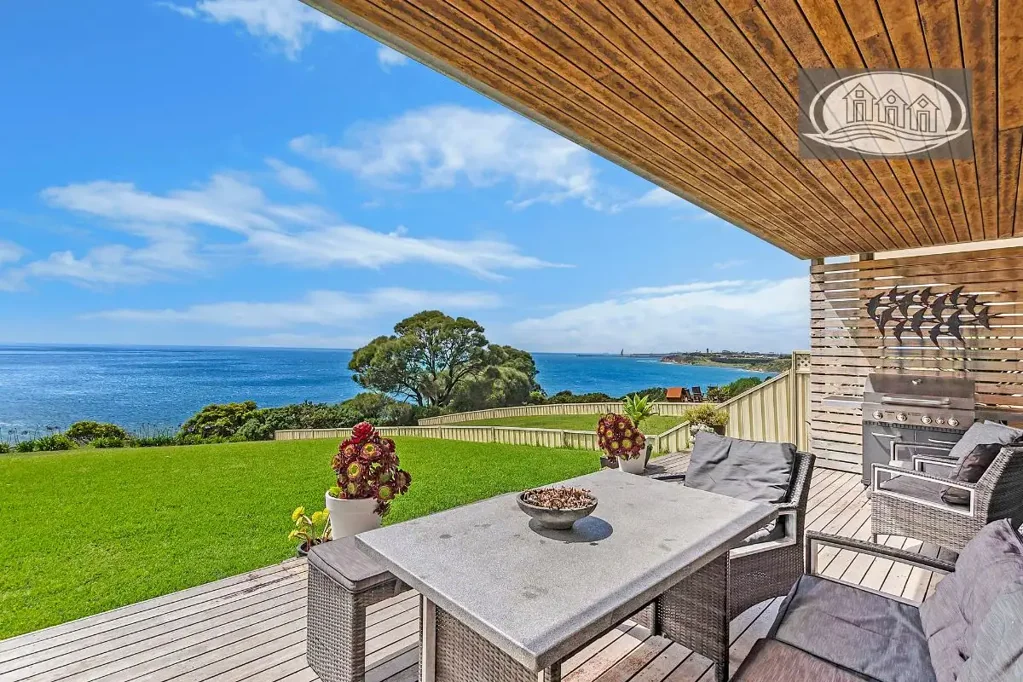 LUXURIOUS 4 BEDROOM HOME FURNISHED
UNINTERRUPTED SEA VIEWS