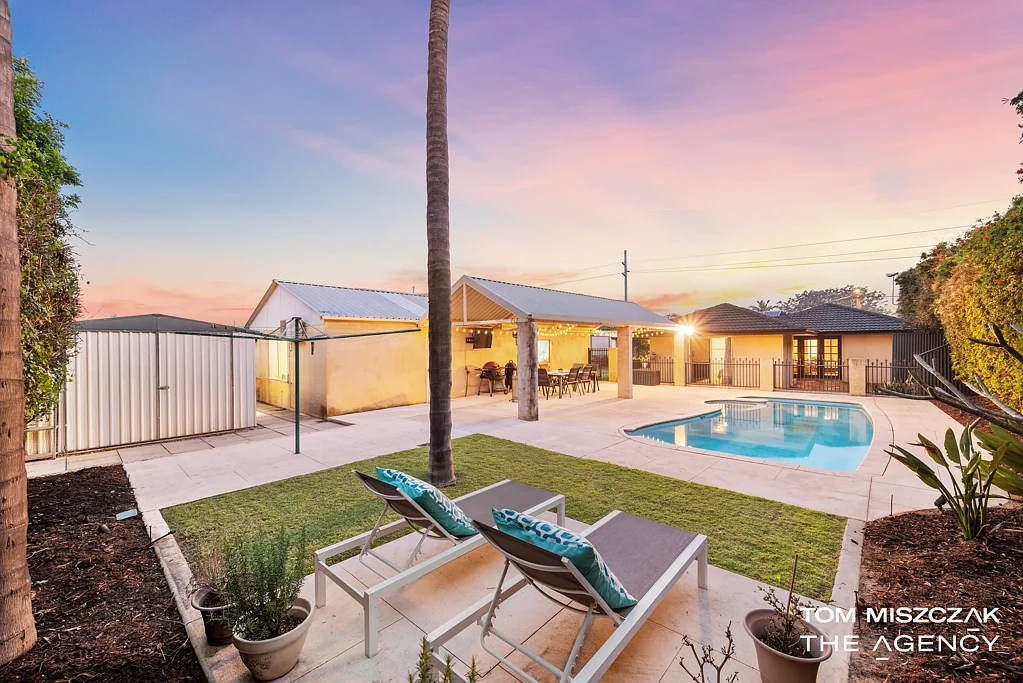 6 Prince Street, Queens Park, WA 6107