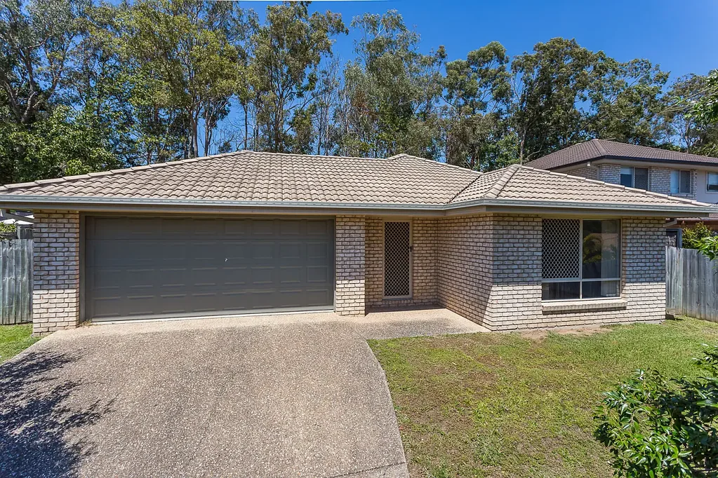 Low set home - Bay Breezes!