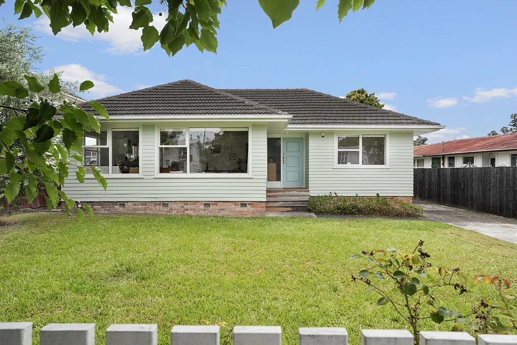 24 Tamariki Avenue, Kelston, Waitakere City, Auckland