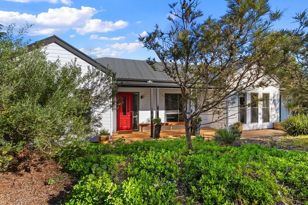 Mintaro 4房  Immaculate Family Living on a Spacious 3,890m² Corner Allotment