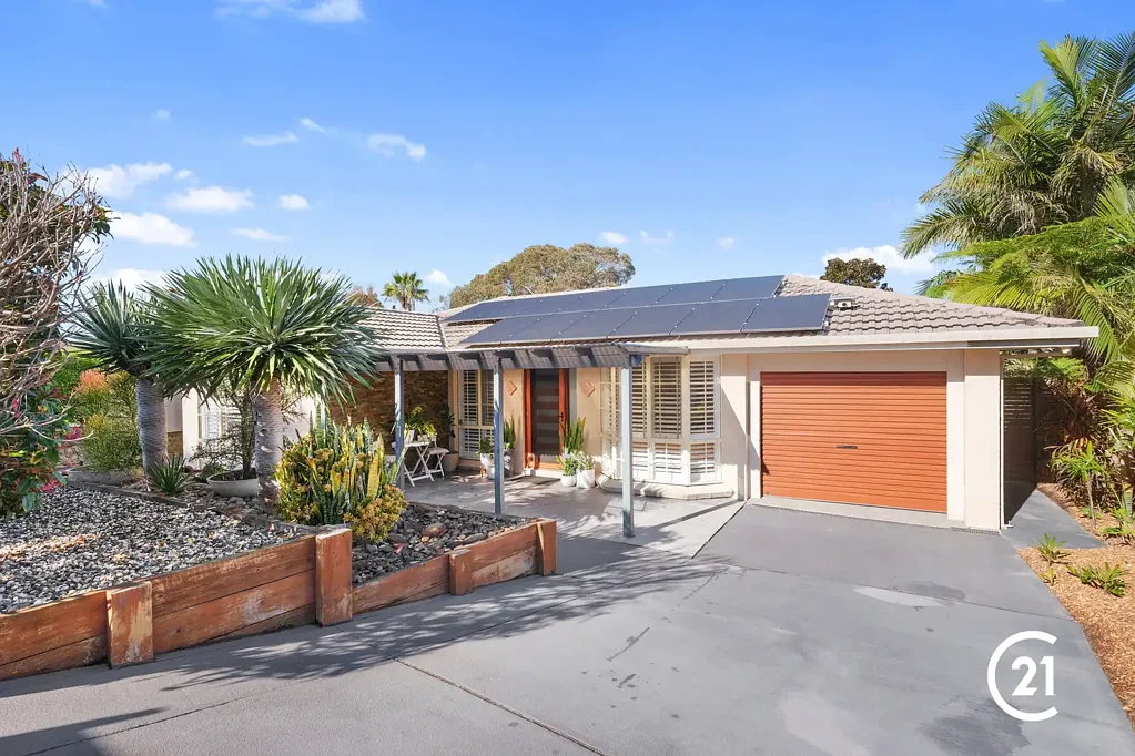 Bateau Bay 3 Slaapkamer Immaculately Presented Family Home with Pool & Exceptional Outdoor Living