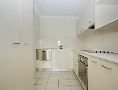 4/76 Old Cleveland Road, Greenslopes, Brisbane - Southern Region, 2 Bedrooms, 2 Bathrooms, Apartment