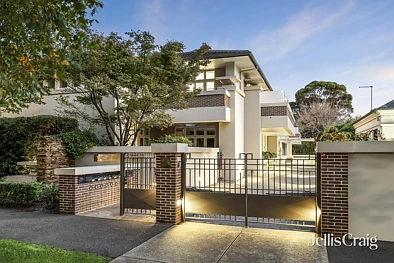 Brighton 3房 精品住宅，专为轻松海滨生活而设计 A rare boutique residence designed for effortless coastal living