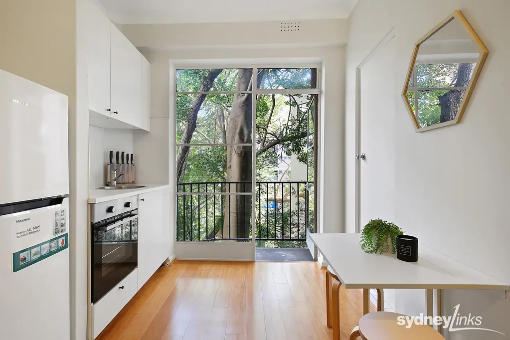 ***DEPOSIT TAKEN***  
OUTSTANDING FURNISHED DESIGNER APARTMENT!