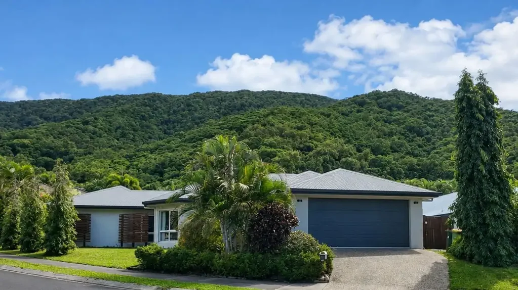 Palm Cove 3कमरा Quiet Street | Multi-Gen Living | Large Block