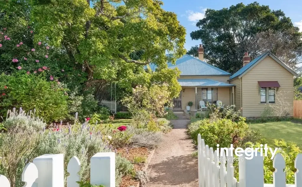 full of charm - close to CBD!