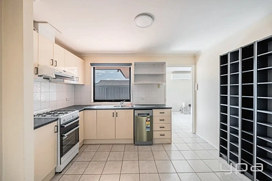 37 Hawkesbury Road, Werribee, VIC 3030, 3房, 1浴, House