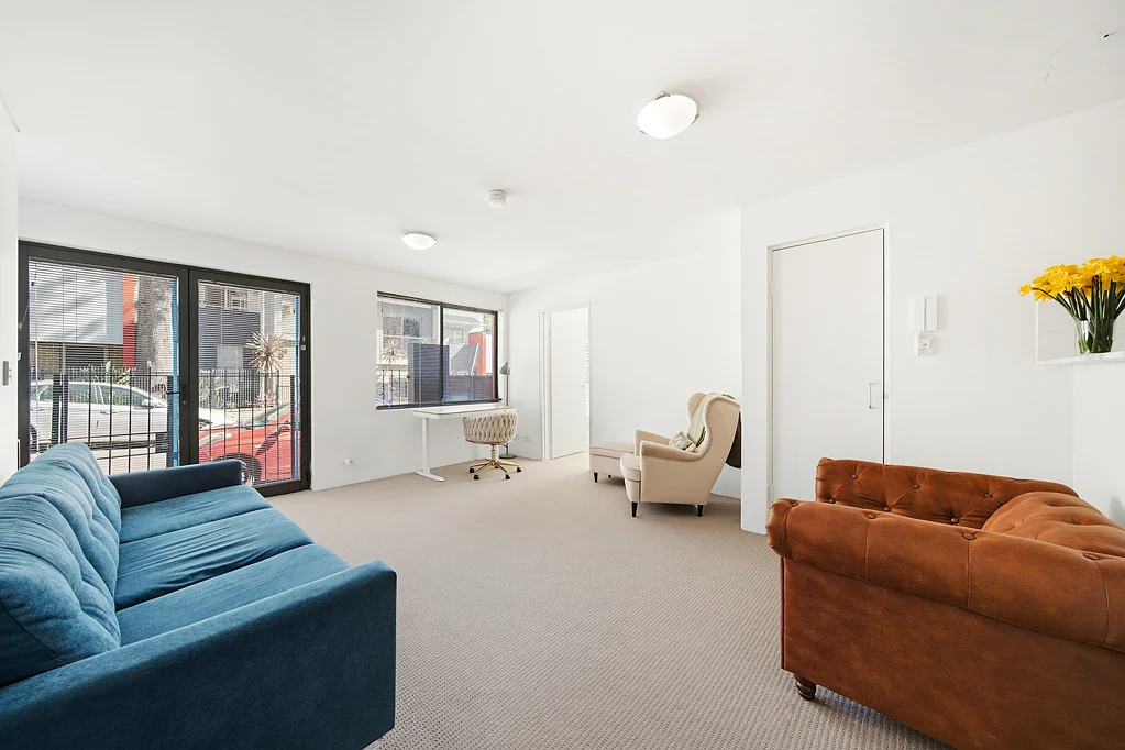Spacious One-Bedroom Apartment in the Heart of Newtown