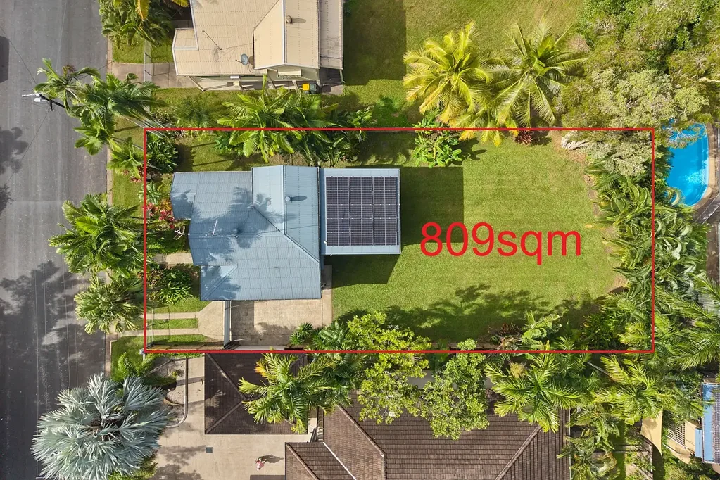 Mooroobool 3침실 Classic Queenslander Charm on a Huge 809m² Subdividable Block