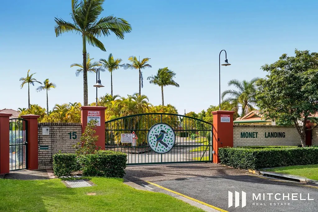 Coombabah 3 Bedroom Stylish Low-Maintenance Living in the Heart of Coombabah