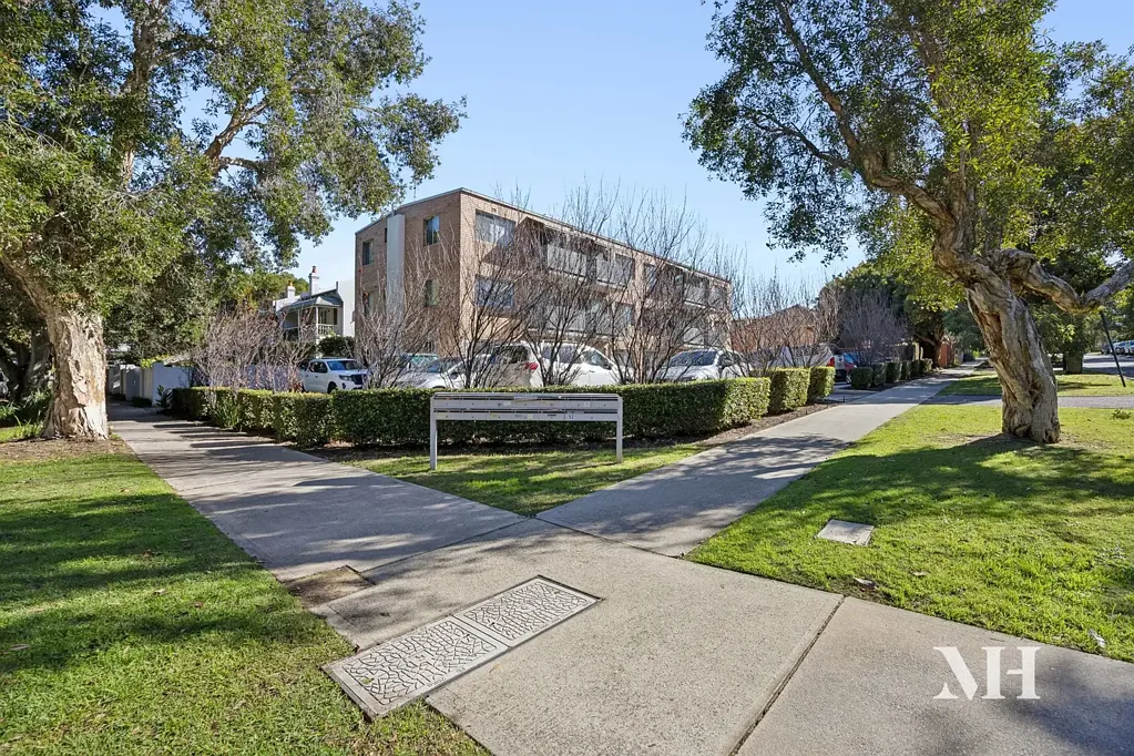 Shenton Park 1 Slaapkamer Top Floor Living Opposite Rosalie Park