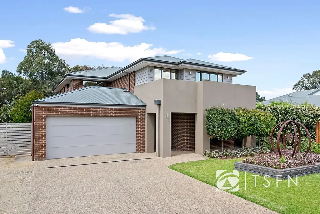 Strathfieldsaye 5ਬੈੱਡਰੂਮ Impressive Two-Storey Family Residence Offering Space, Style & Exceptional Family Living