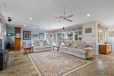 33 Oaktree Road, Croydon North, VIC 3136, 4 Bedrooms, 2 Bathrooms, House