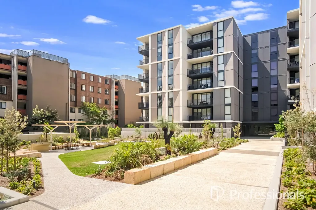 North Strathfield 2部屋 Elegant & Elevated Living in North Strathfield’s Landmark Address