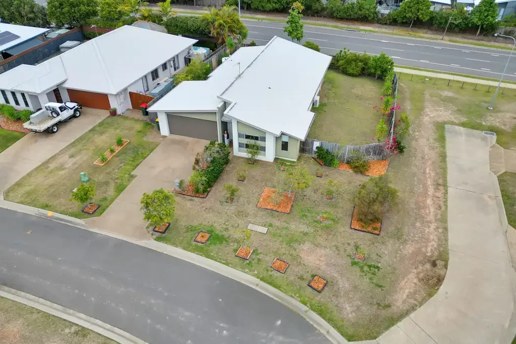 New Auckland 4房  MODERN 4 BEDROOM HOME WITH SIDE ACCESS
