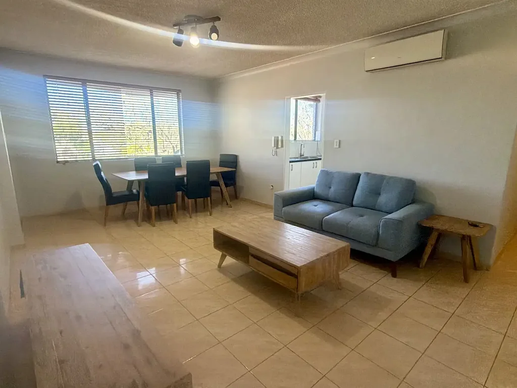 Top floor unit in Heart of Fairfield !
