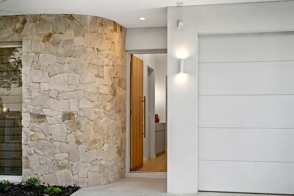 Manning 3房  Brand New Luxurious Home on Green Title.